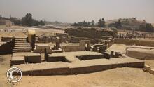 Restos arqueológicos frente a la Esfinge de Giza