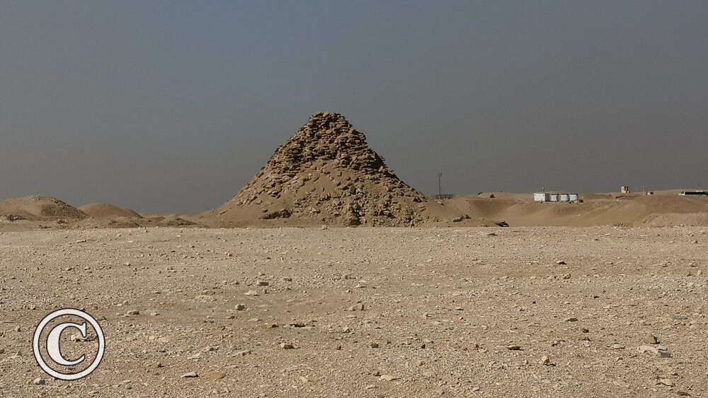 Pirámide de Userkaf en Saqqara