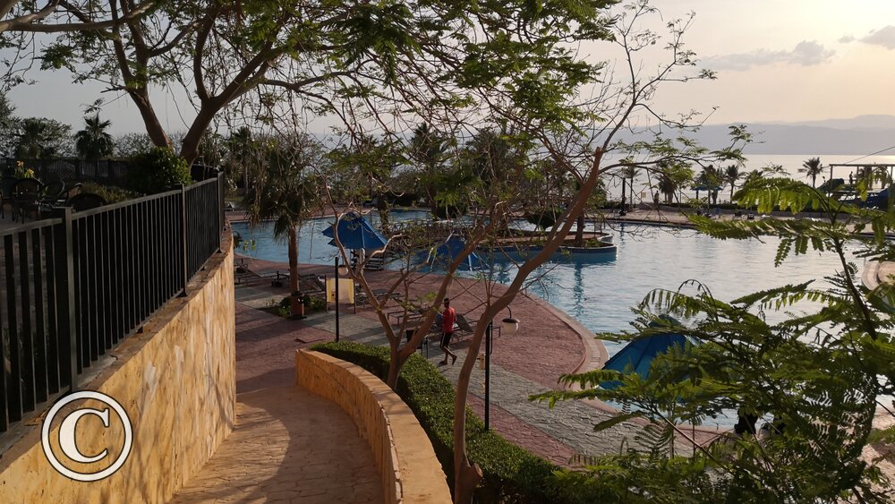 Hotel Grand East - Al fondo el Mar Muerto